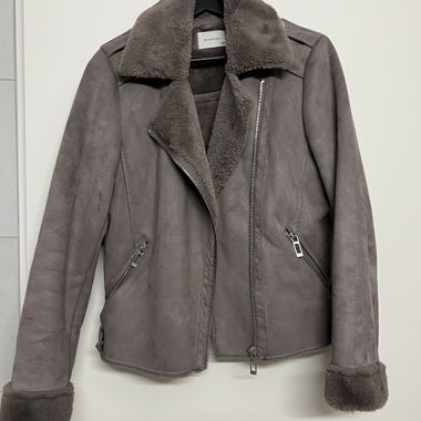 Giacca biker in ecopelliccia marrone Reserved