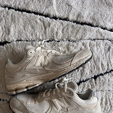 New Balance 2002R Beige