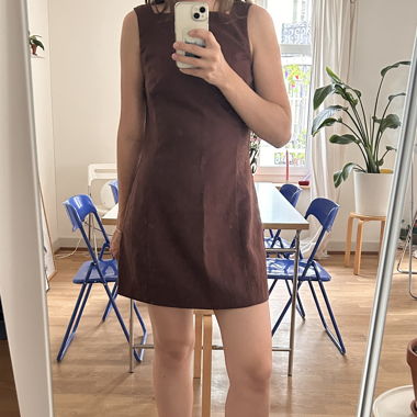 Robe courte trapèze en marron foncé/bordeaux
