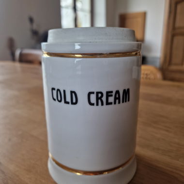 Apothekengefäss aus Porzellan
