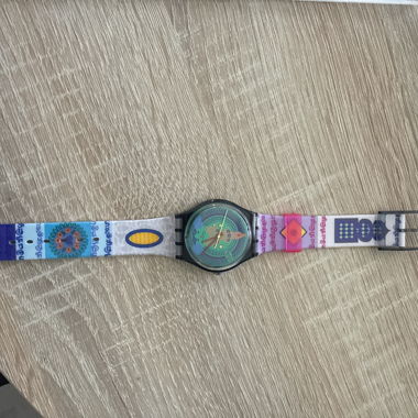 Montre Swatch colorée