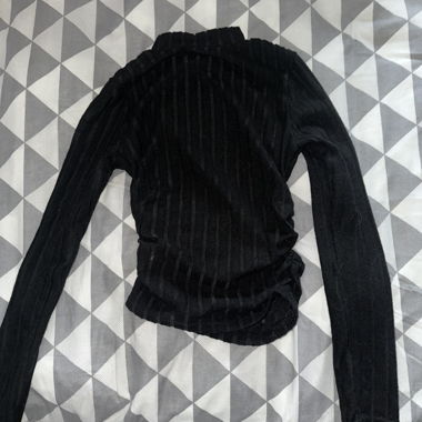 Pull noir
