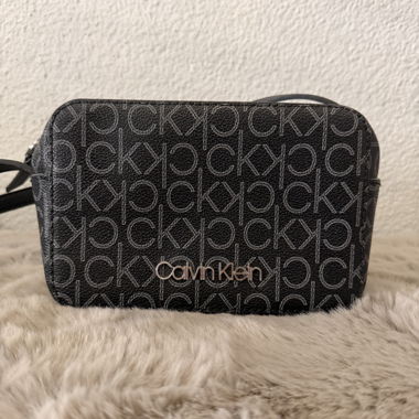 Sac bandoulière Calvin Klein à monogramme