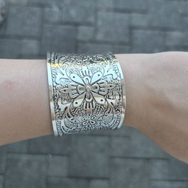 Bracciale rigido color argento