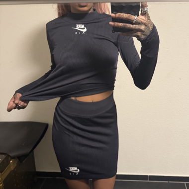 Completo Nike