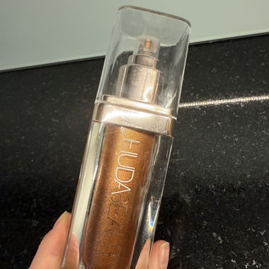 Huda Beauty Body Highlighter