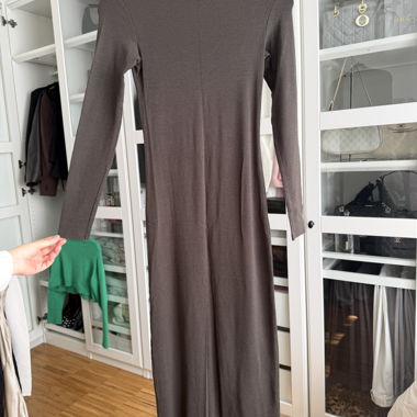 Body-hugging long-sleeve dress