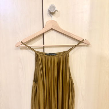 Top plissé Zara – Élégant et fluide