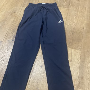blaue Adidas Hose