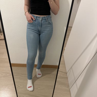 Levis Mile High Super Skinny 