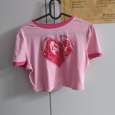 Crop top rose à motif coeur