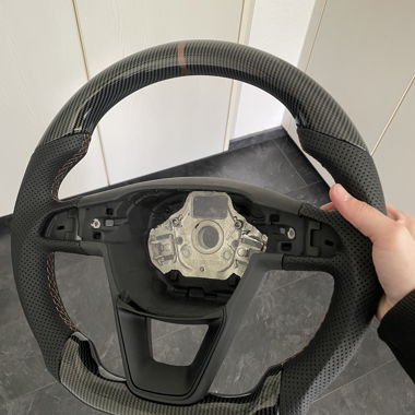 Volante Seat Leon 5f Cupra e look carbonio FR