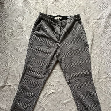 Grau kartierte Stoffhose
