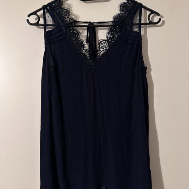 Top sans manches en dentelle bleu marine