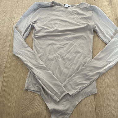 Body beige a maniche lunghe