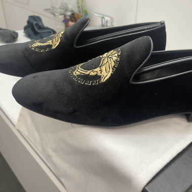 Original Versace Schuhe mit Rechnung zu verkaufen
