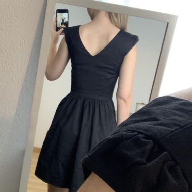 Kleid von NAFNAF