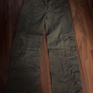 Pantaloni cargo