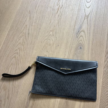 Michael Kors Clutch 
