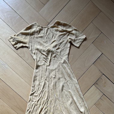 gelbes Sommerkleid 