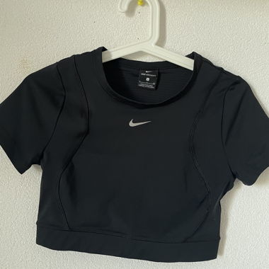 Nike AeroAdapt top noir
