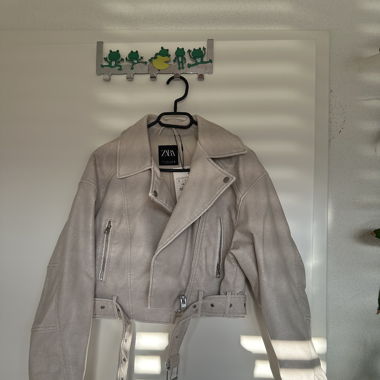 Veste en cuir blanche Zara