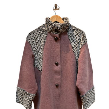 Manteau en laine avec fausse fourrure