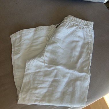 White Linen Shorts with Elastic Waist