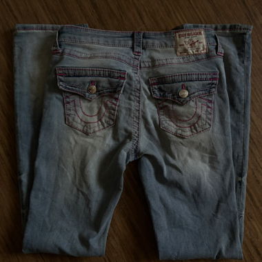 Jeans Billie True Religion à surpiqûres roses