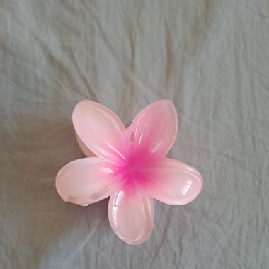 Blumenhaarspange
