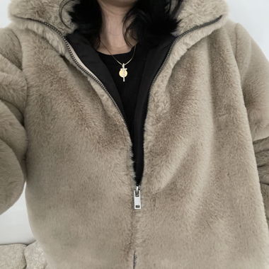Plueschjacke mit Kapuze