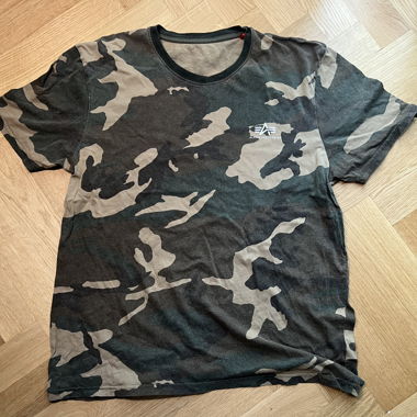 Alpha Industries camouflage T-shirt