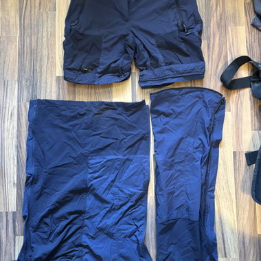 Hiking pants with removable legs
