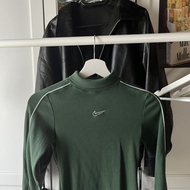 Nike long-sleeve 