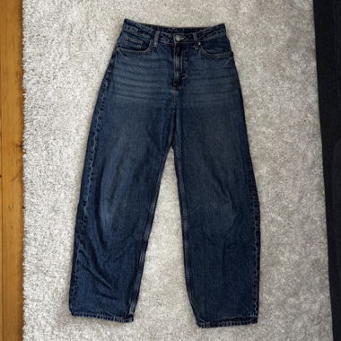 Blaue baggy jeans