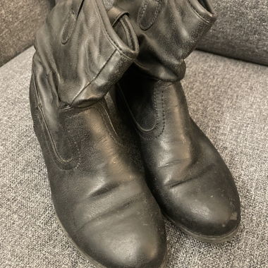 Schwarze Stiefeletten