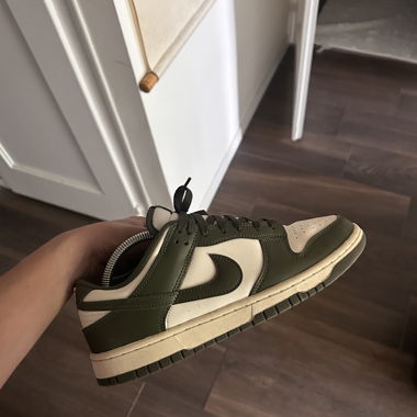 Nike Dunk Low olive
