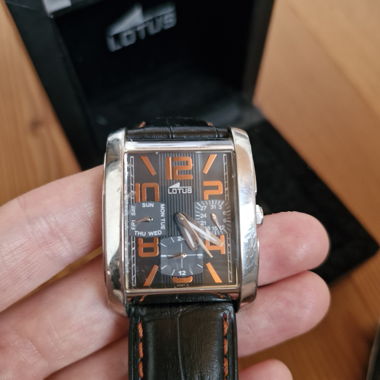Lotus Armbanduhr inkl. Zertifikat