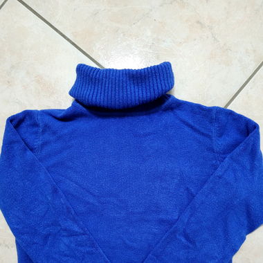 Blue sweater with high neck