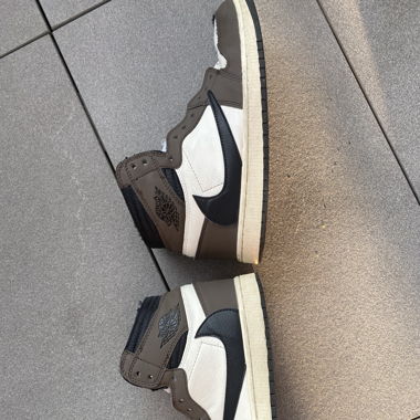Travis scott shoes brown