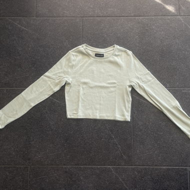 hellgrünes Crop Top, langärmlig