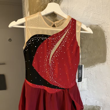 Robe de patinage artistique 