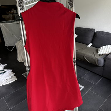 Red Sleeveless dress
