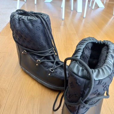 Louis Vuitton Black Embossed Snow Boots 37