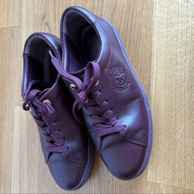 Tommy Hilfiger burgundy sneakers EU 37