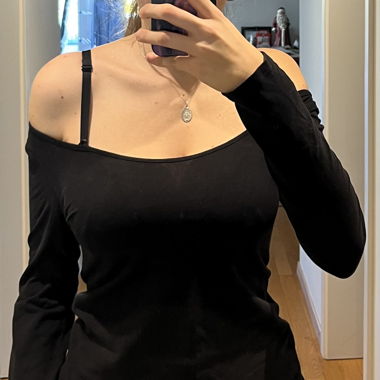Haut noir basique