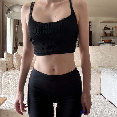 Schwarzes geripptes Croptop