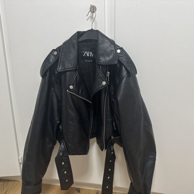 Giacca nera ZARA in ecopelle