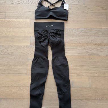 Ensemble de sport noir THRIVIN