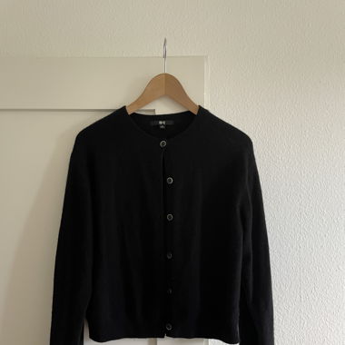Black Uniqlo cashmere cardigan